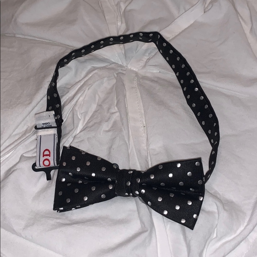 Izod clip boys bow tie